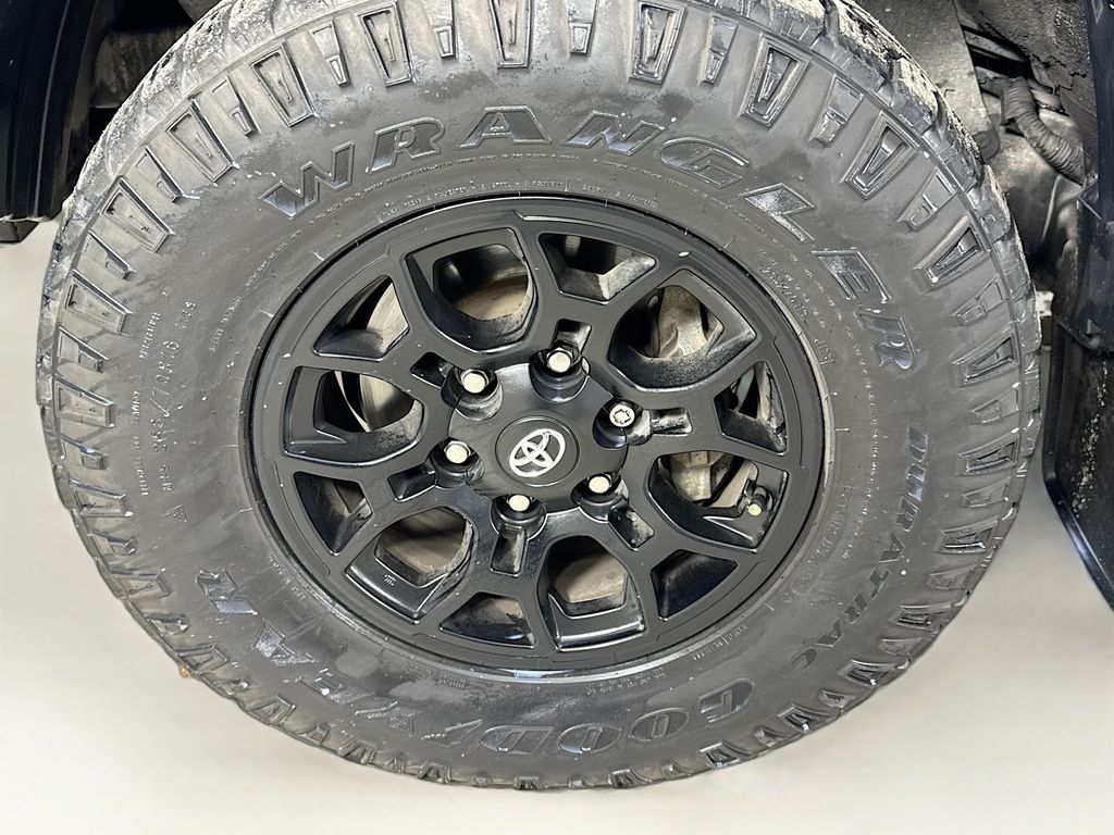 Used Car 2022 Toyota Tacoma  Sr5 For Sale Under $30,000 In Austin, Texas