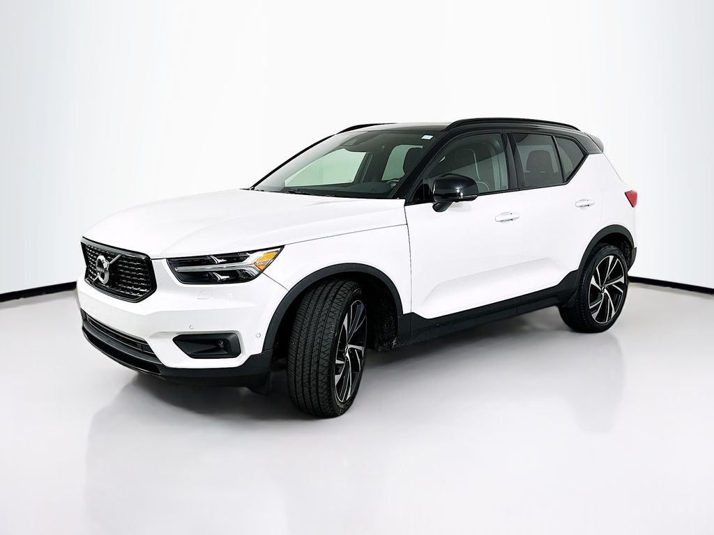 2021 Volvo XC40 R-Design