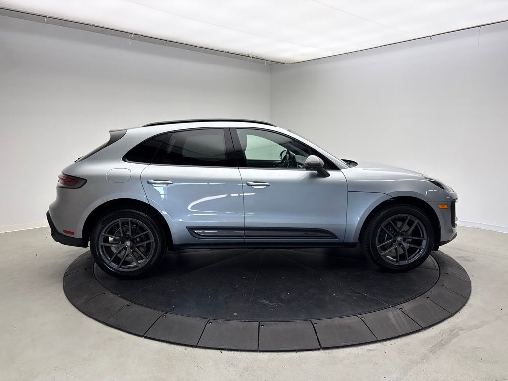 Thumbnail: 2026 Porsche Macan - 8
