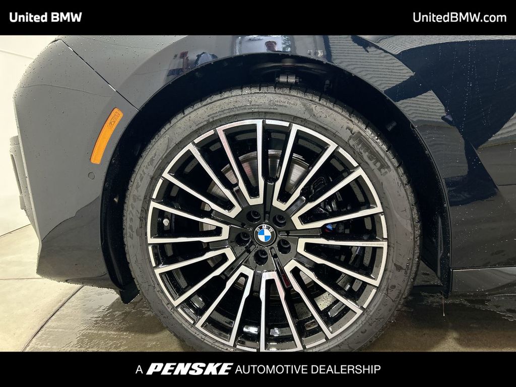 2025 BMW 7 Series 740i 10