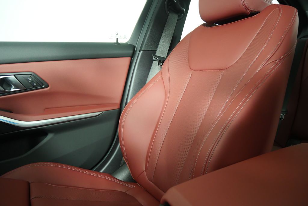 Thumbnail: 2025 BMW 3 Series - 28