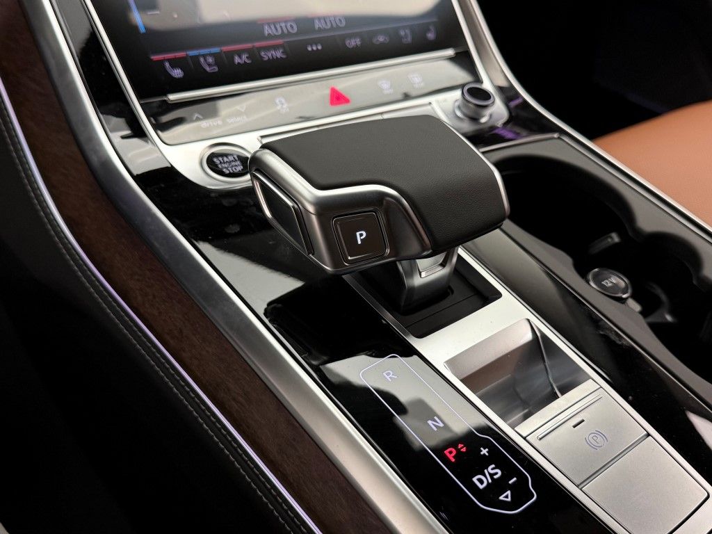 Thumbnail: 2026 Audi Q8 - 27