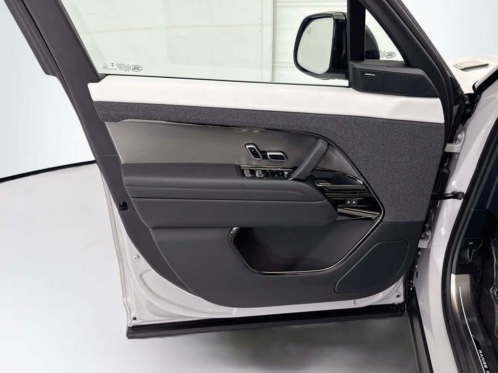 Thumbnail: 2026 Land Rover Range Rover Sport - 23