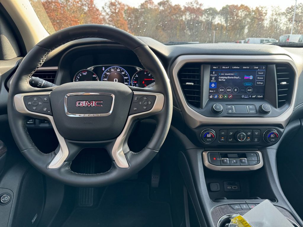 2023 GMC Acadia Denali 9