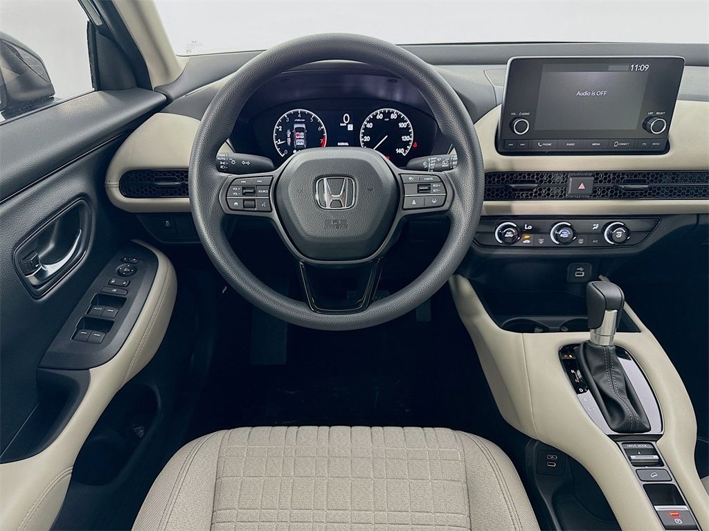 2025 Honda HR-V LX photo