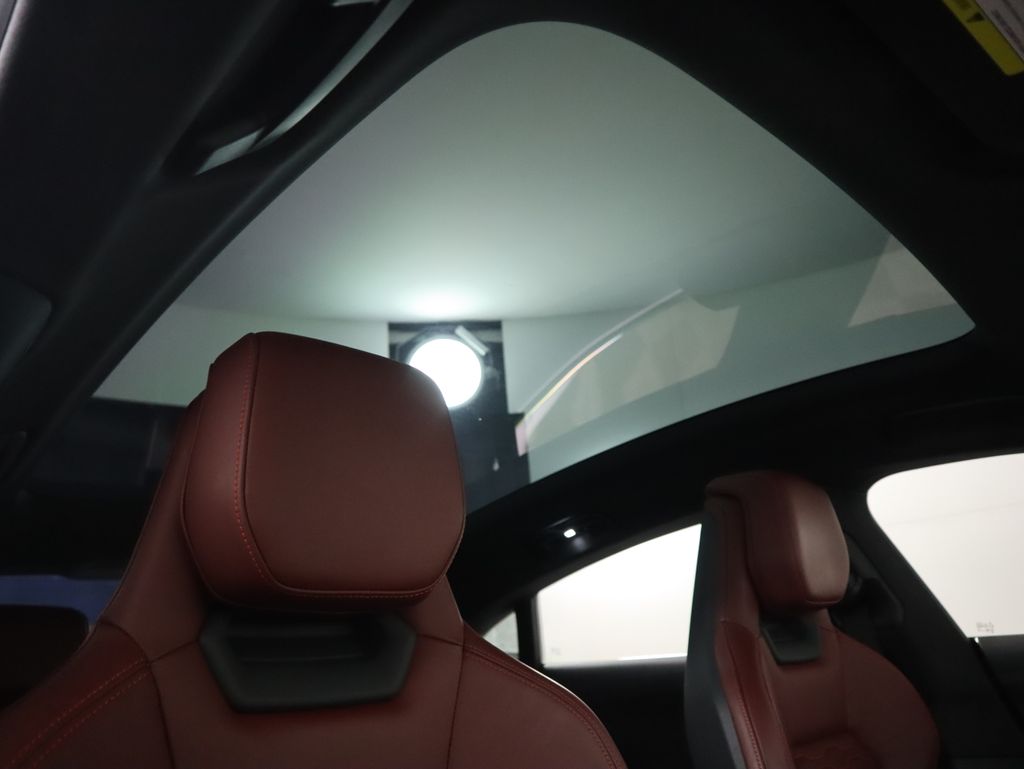 Thumbnail: 2023 Audi e-tron GT - 18