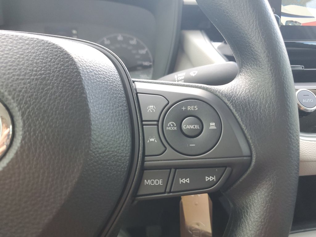 2025 Toyota Corolla LE photo 24