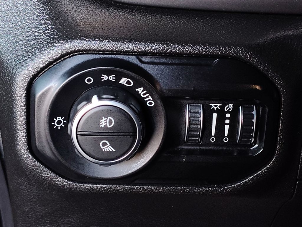 Used Car 2021 Jeep Gladiator  Sport For Sale Under $30,000 In Austin, Texas