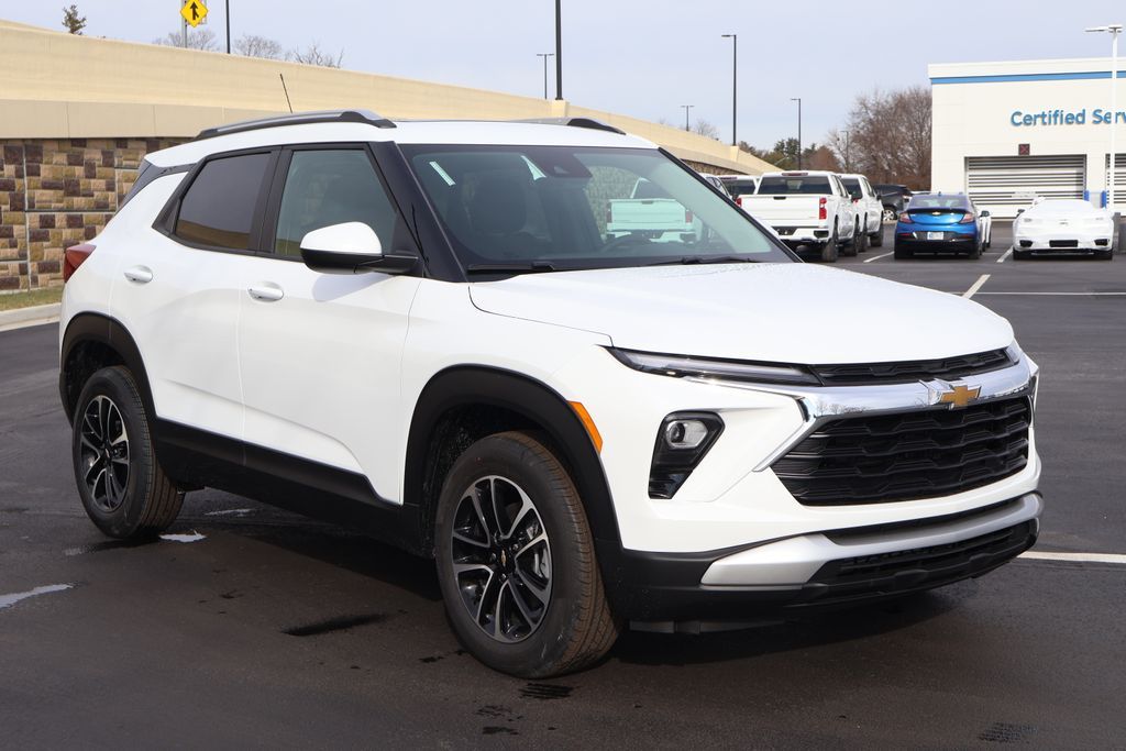 Thumbnail: 2026 Chevrolet TrailBlazer - 10