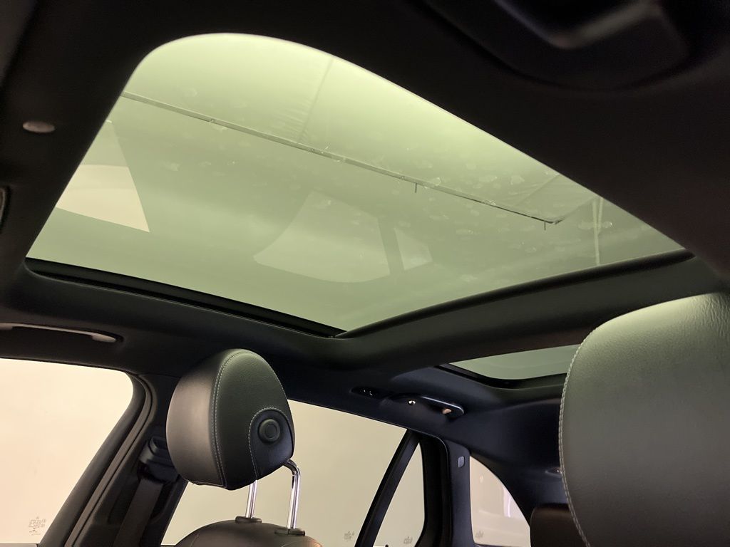 Thumbnail: 2022 Mercedes-Benz GLC - 23