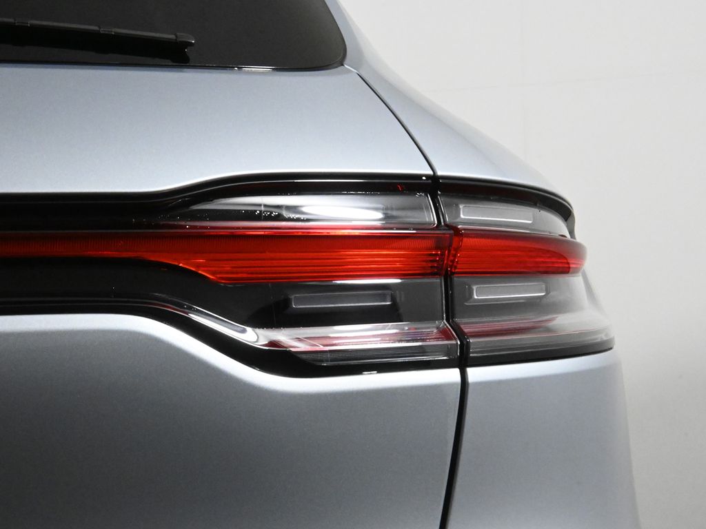 Thumbnail: 2025 Porsche Macan - 14