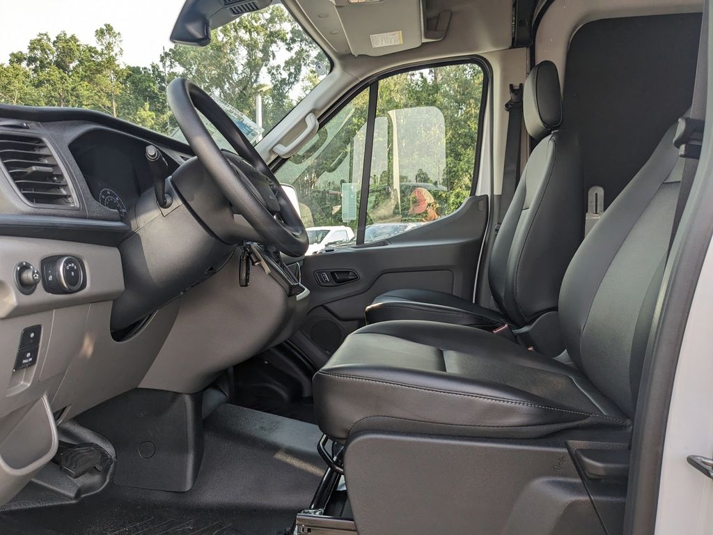 2025 Ford Transit 250
