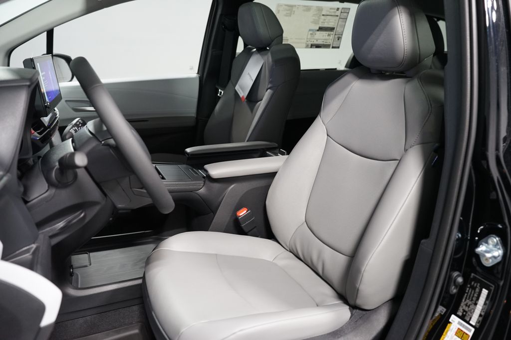 Thumbnail: 2026 Toyota Sienna - 30