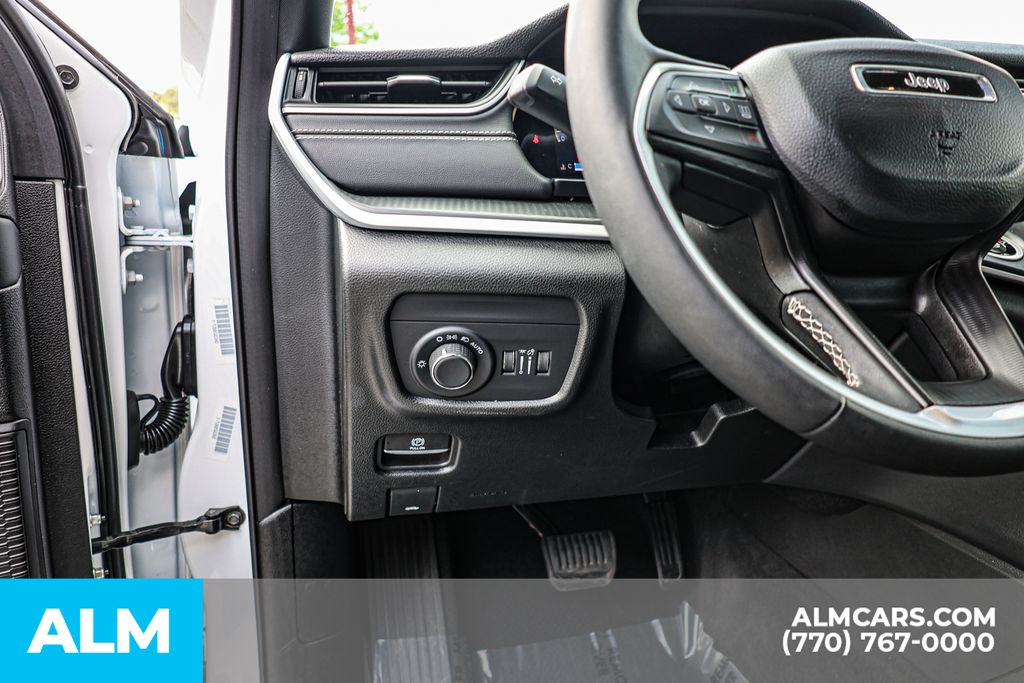 Used 2025 White Jeep Altitude/MT Certified image 27