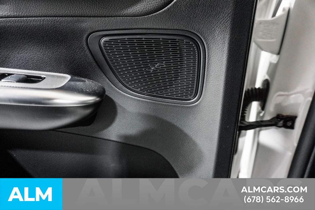 Used 2025 White Mercedes-Benz GLC 300 image 40