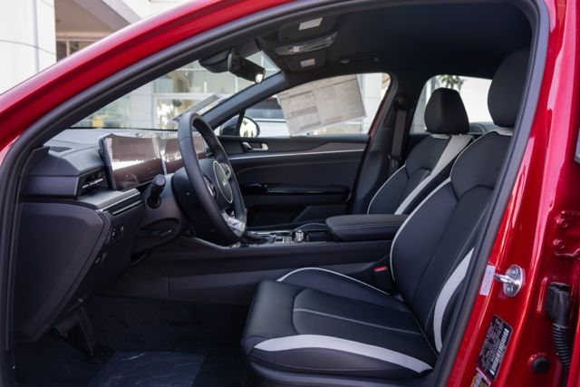 2026 Kia K5 GT-Line - Photo 12
