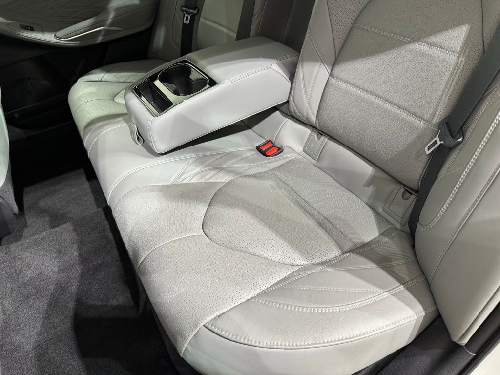 Thumbnail: 2020 Toyota Avalon - 20