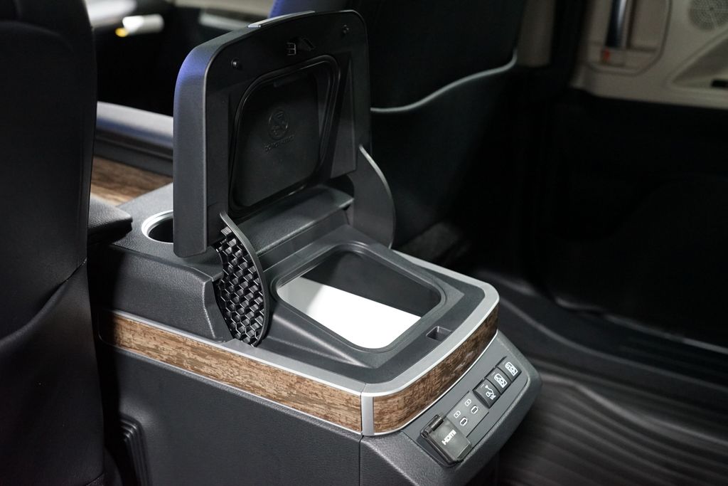 Thumbnail: 2026 Toyota Sienna - 30