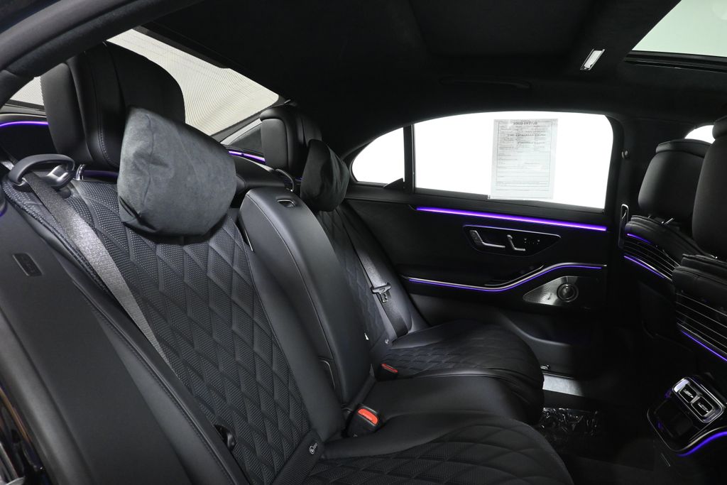 Thumbnail: 2025 Mercedes-Benz S-Class - 31