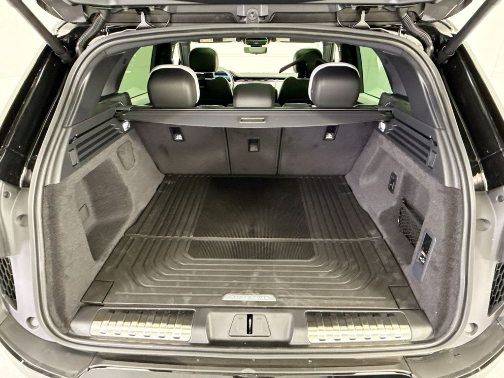 Thumbnail: 2026 Land Rover Range Rover Sport - 27