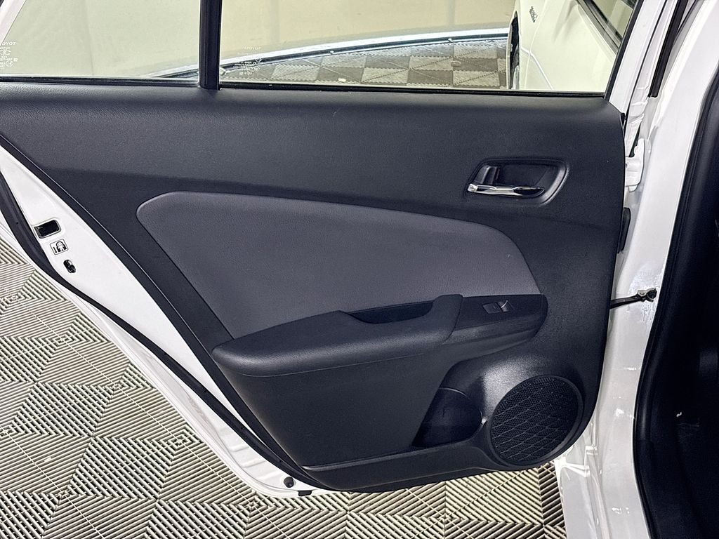 2021 Toyota Prius L