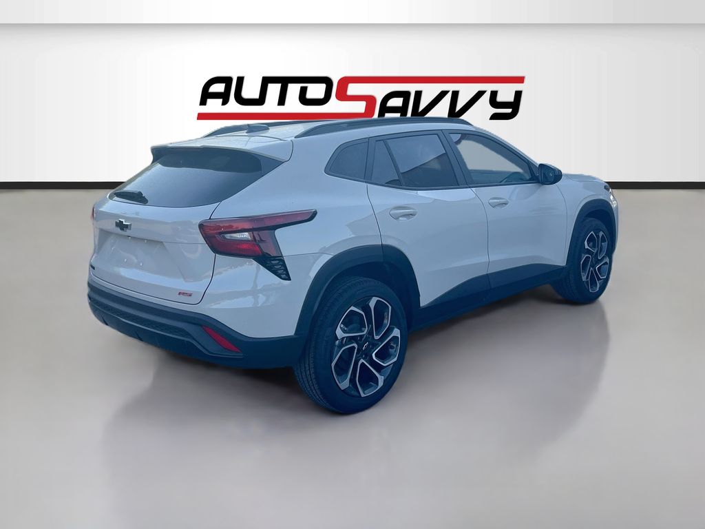 Used 2026 White Chevrolet 2RS image 7