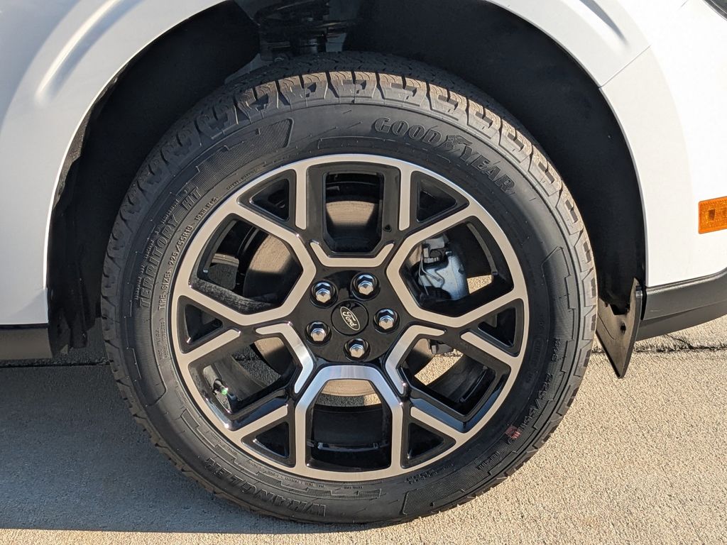 2025 Ford Maverick Lariat