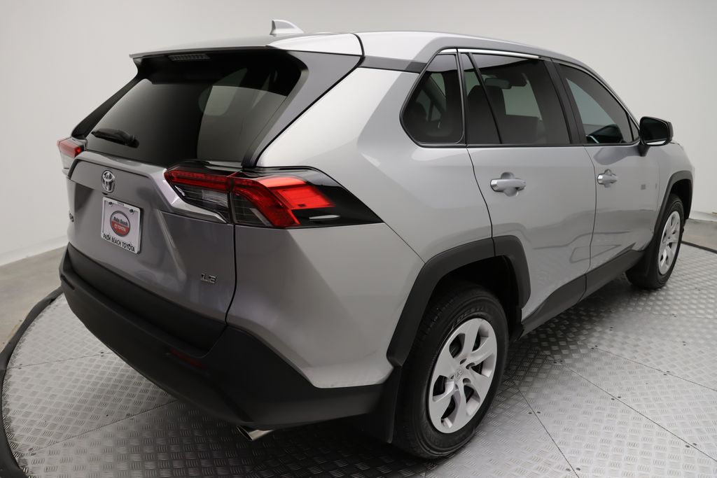 Thumbnail: 2024 Toyota RAV4 - 8