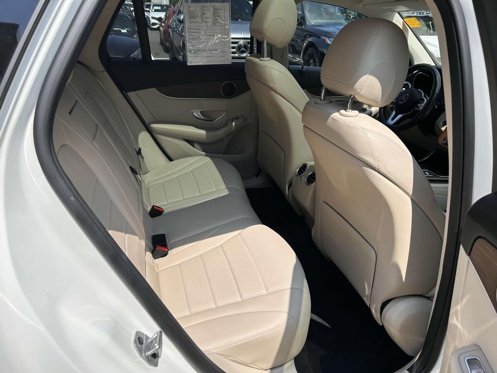 Thumbnail: 2021 Mercedes-Benz GLC - 21