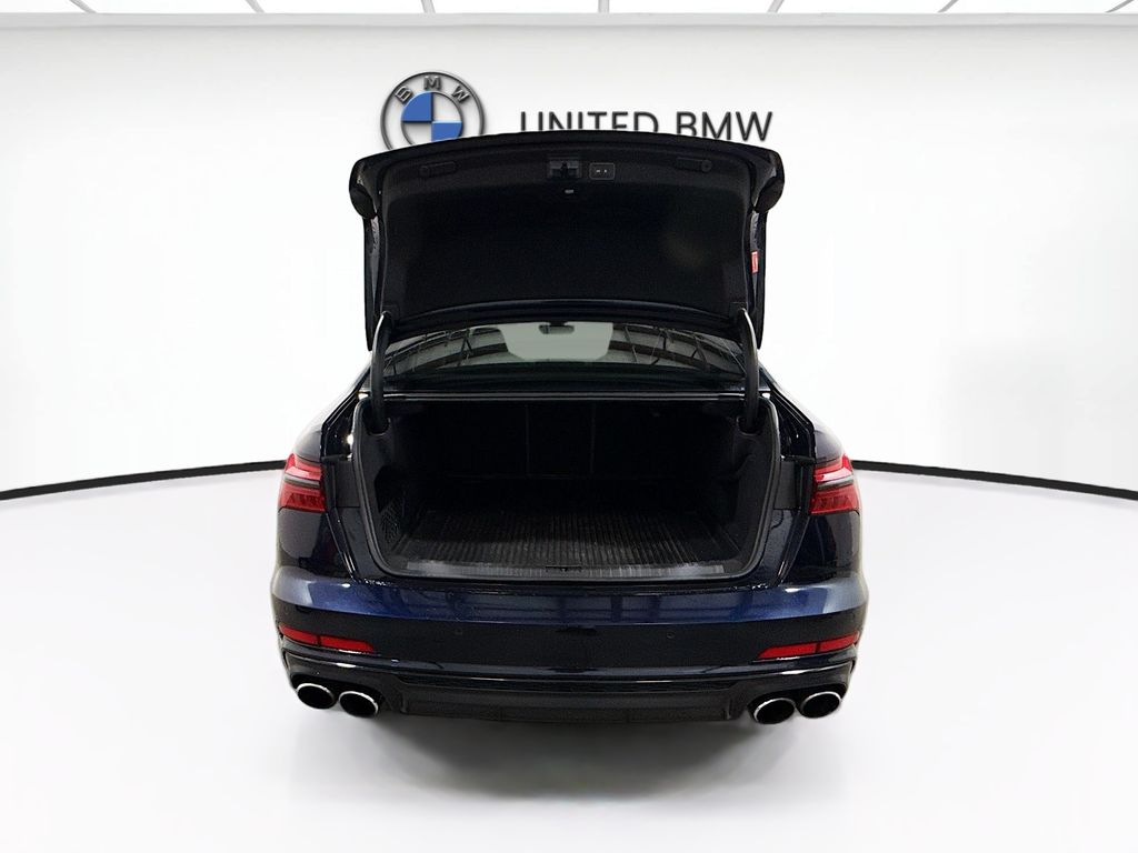 Thumbnail: 2021 Audi S6 - 14