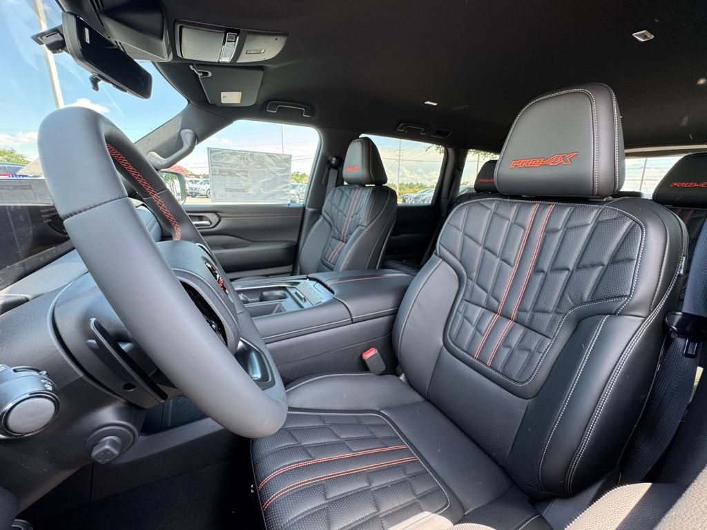 2025 Nissan Armada PRO-4X - Photo 11