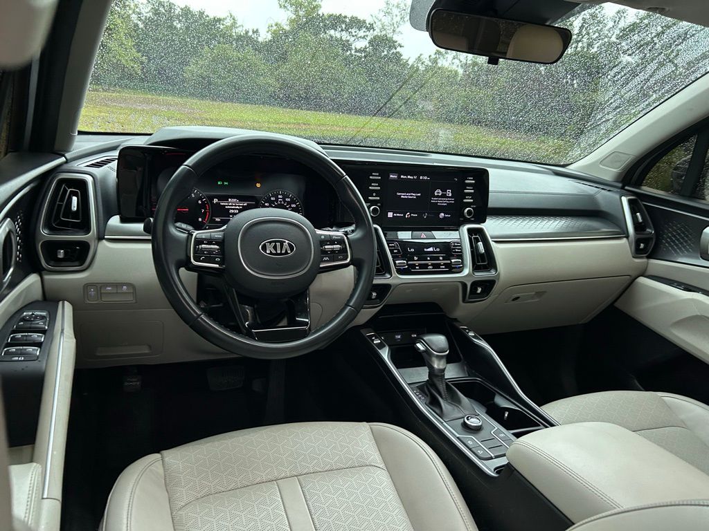 2021 Kia Sorento S 12