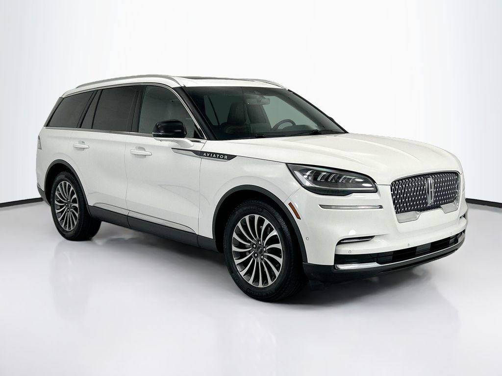 Thumbnail: 2023 Lincoln Aviator - 3