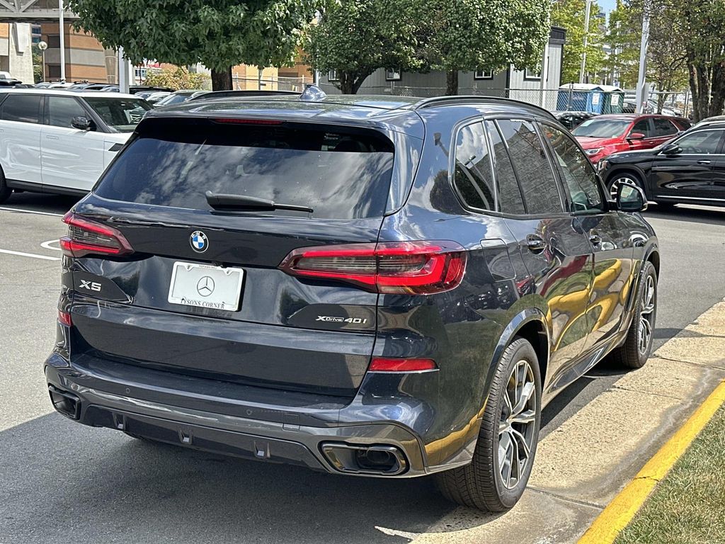 Thumbnail: 2022 BMW X5 - 9