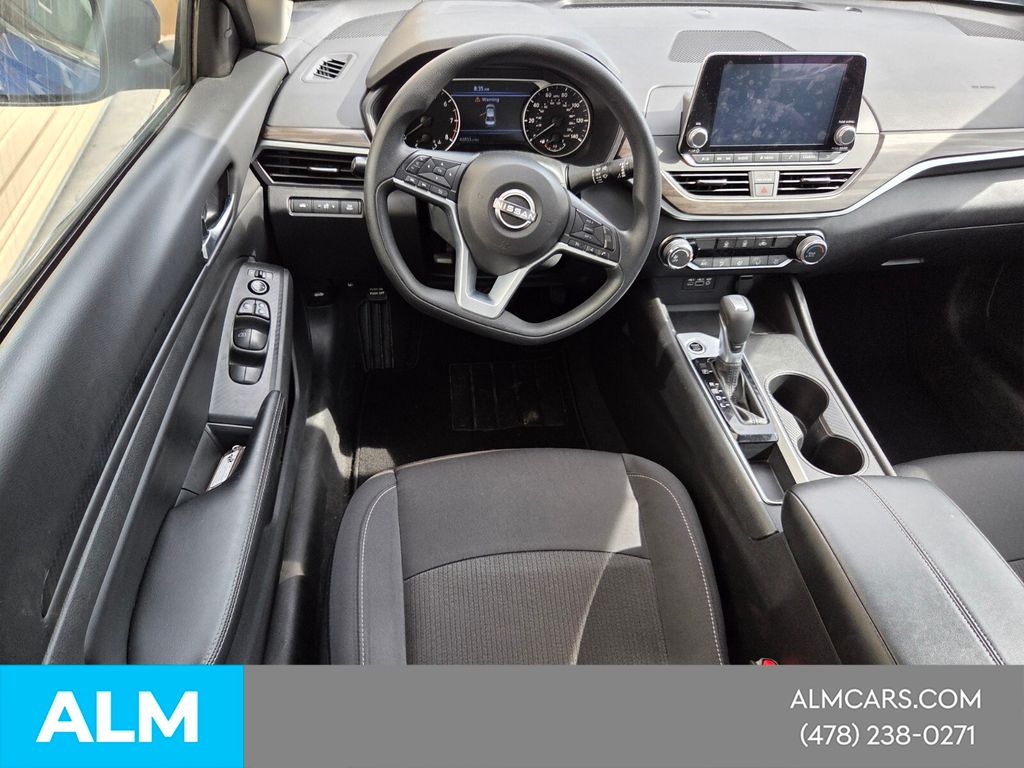 Used 2025 Blue Nissan 2.5 SV image 7