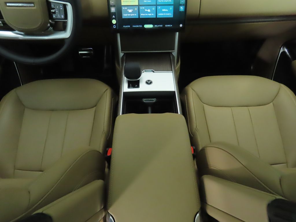 Thumbnail: 2025 Land Rover Range Rover - 18