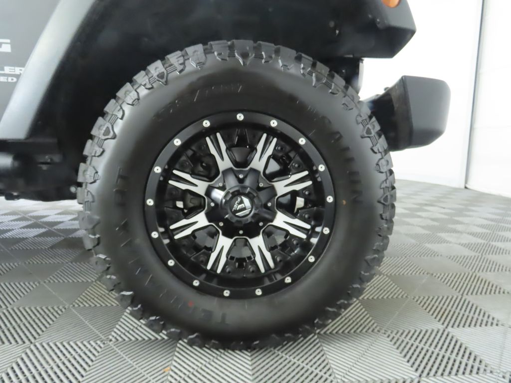 Thumbnail: 2017 Jeep Wrangler - 32