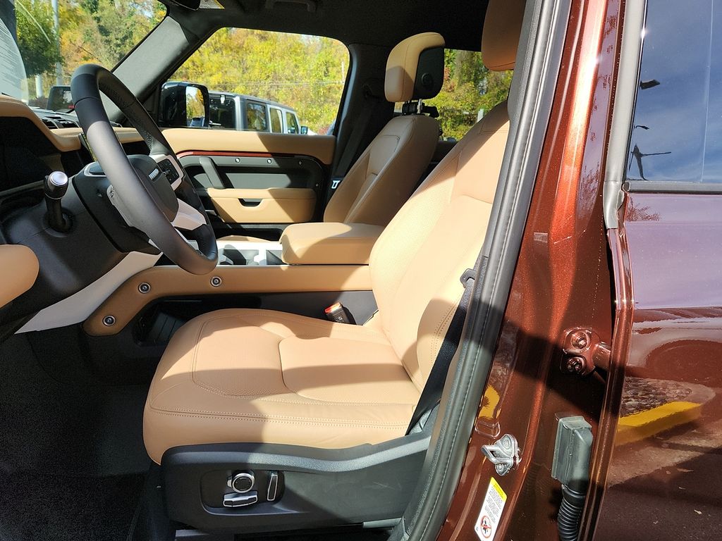 Thumbnail: 2025 Land Rover Defender - 6