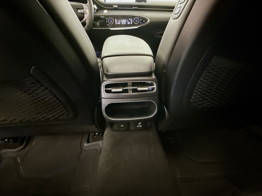 Thumbnail: 2024 Genesis GV70 - 26