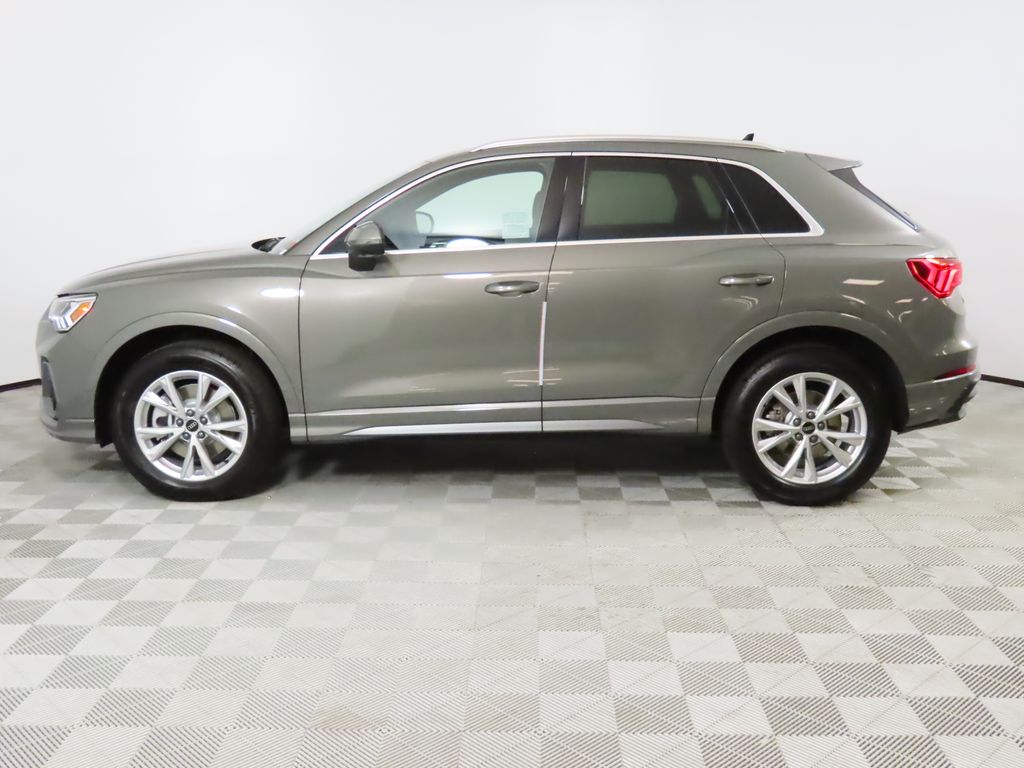 Thumbnail: 2025 Audi Q3 - 2