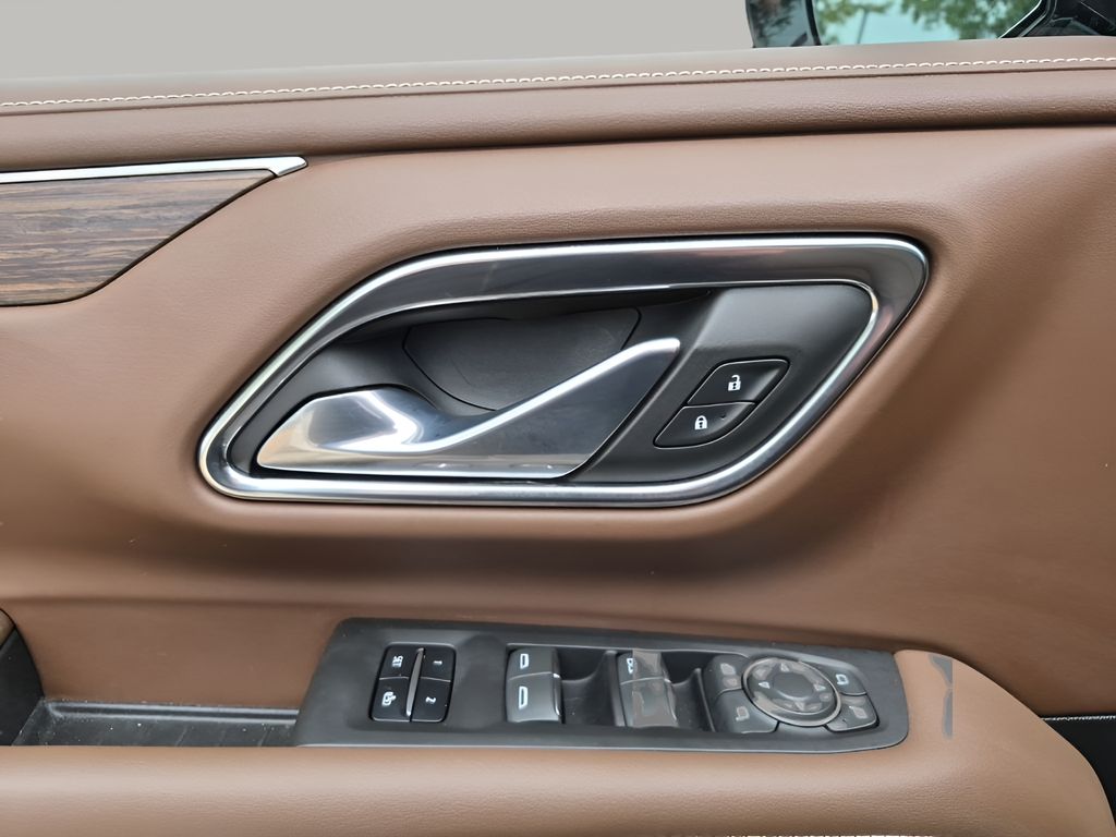 Used 2023 White Chevrolet High Country image 28