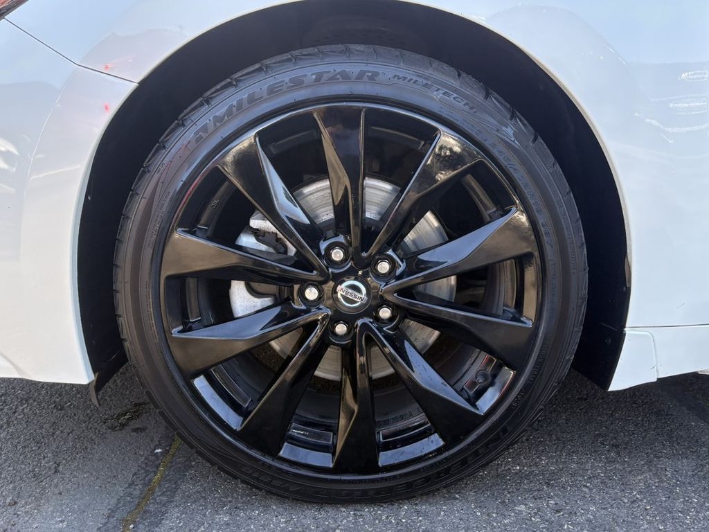 2020 Nissan Maxima SR