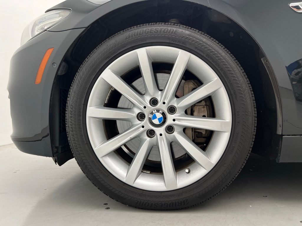 Thumbnail: 2015 BMW 5 Series - 23