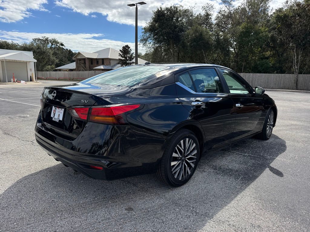 2024 Nissan Altima 2.5 SV photo 4