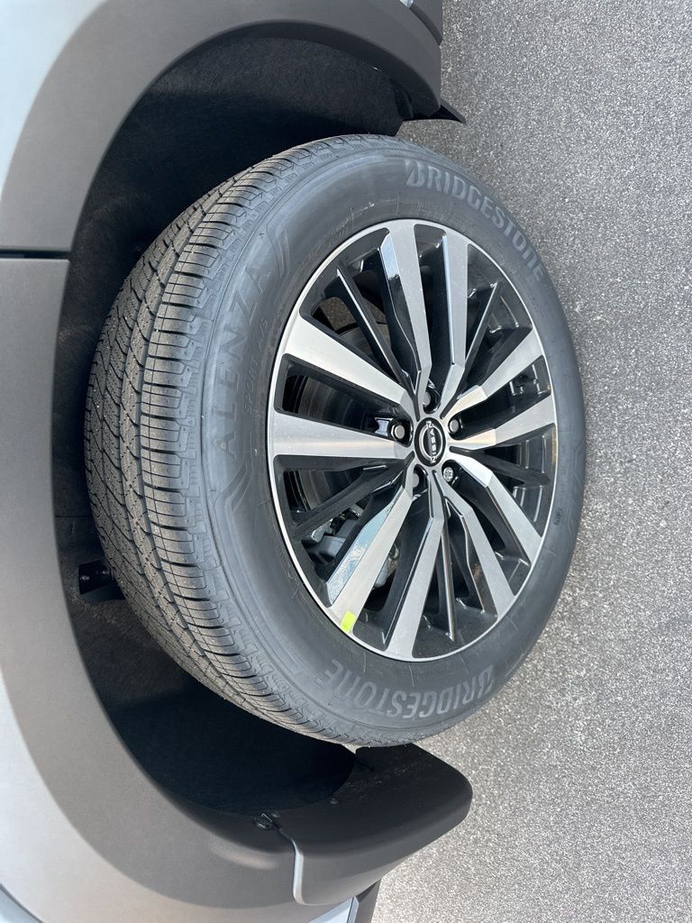 2025 Boulder Gray Pearl Nissan Pathfinder Platinum FWD SUV