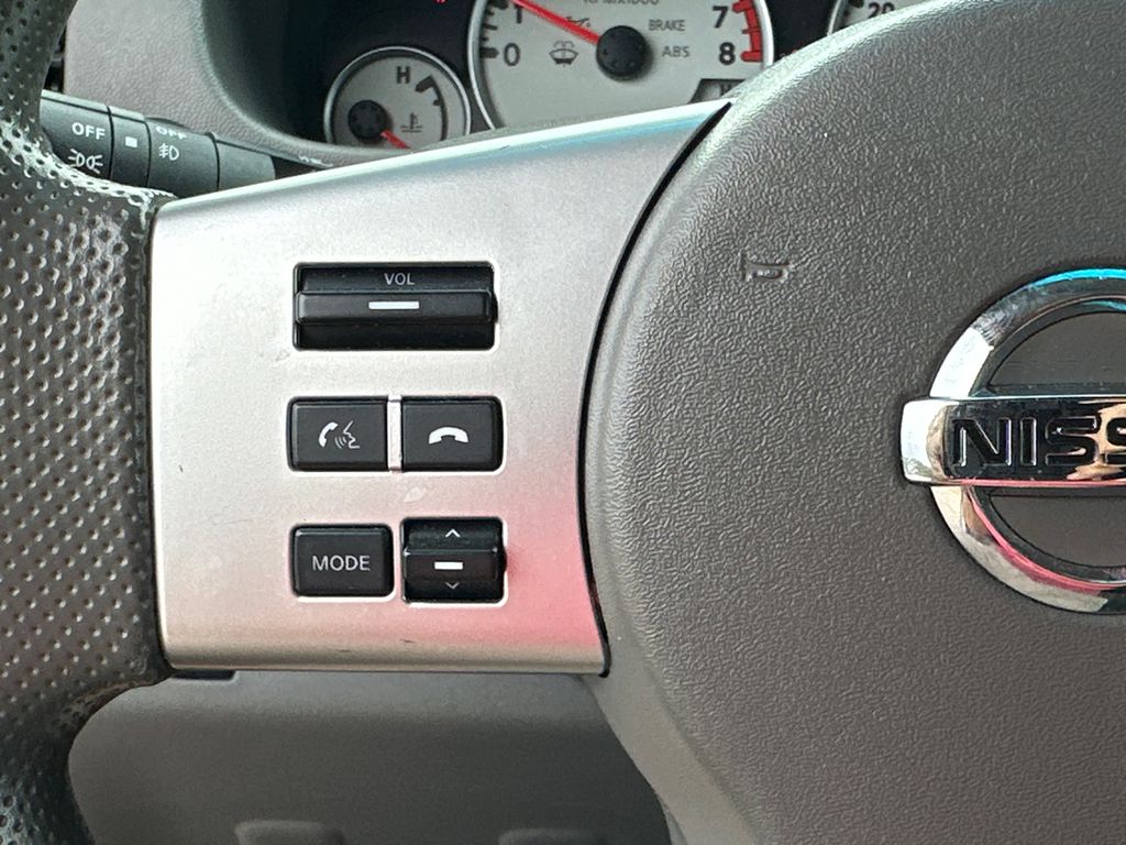 Used 2015 White Nissan Desert Runner image 24