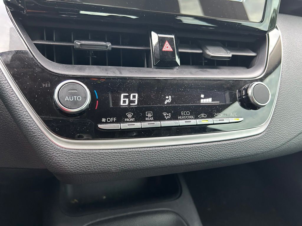 Thumbnail: 2025 Toyota Corolla - 25