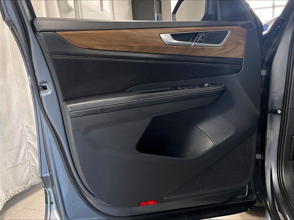 2024 Volkswagen Atlas — photo 9