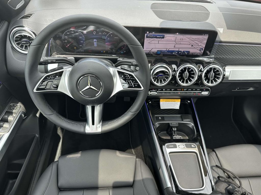 Thumbnail: 2024 Mercedes-Benz GLB - 8