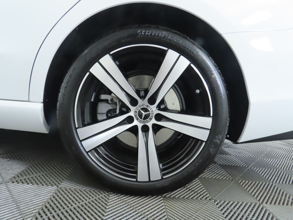 Thumbnail: 2025 Mercedes-Benz C-Class - 32